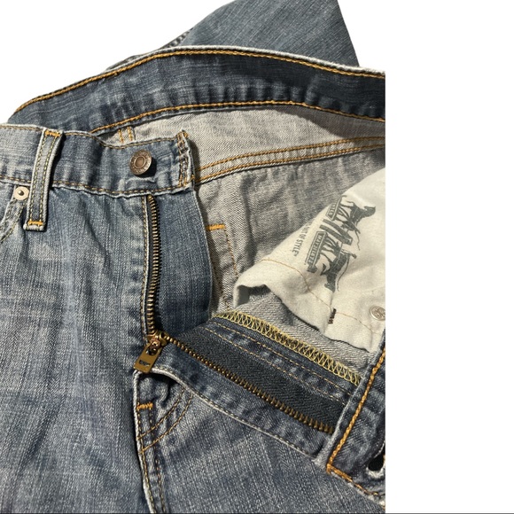 Levi’s Men’s 527 Regular Fit- Size 32x28 (have been altered) - Picture 3 of 4